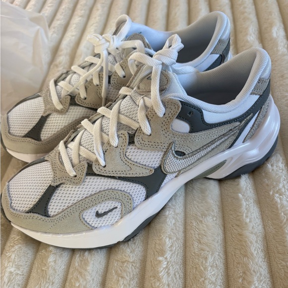 Brand new in box Nike AL8